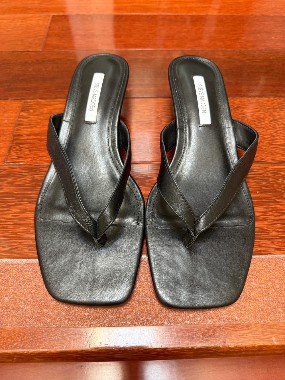 Steve Madden Tracie Black Leather Kitten Heel Thong Sandals - Picture 9 of 9